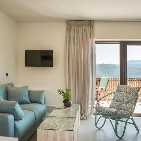 Harmony Suites Khelmáta Zimmer foto